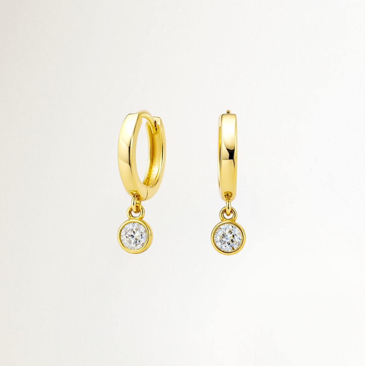 ARGOLLA CON DIJE CRISTAL BAÑADAS EN ORO