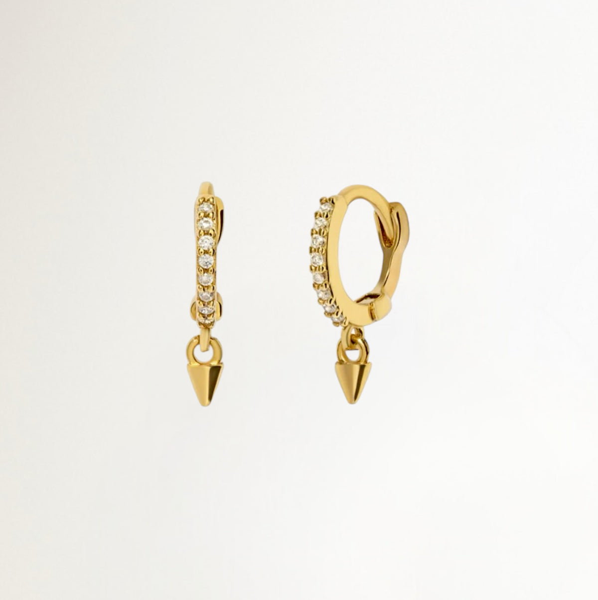 ARGOLLAS CONO MINIMAL BAÑADAS EN ORO