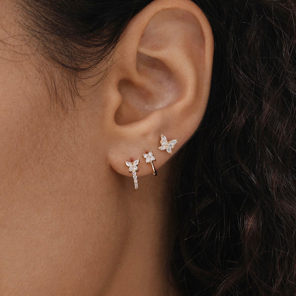 ARGOLLAS FLOR DE CIRCONES BAÑADAS EN ORO