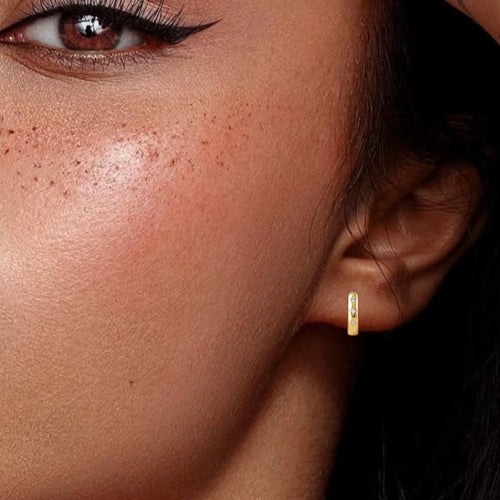 ARGOLLAS 3 PUNTOS EN CIRCONIA BAÑADOS EN ORO