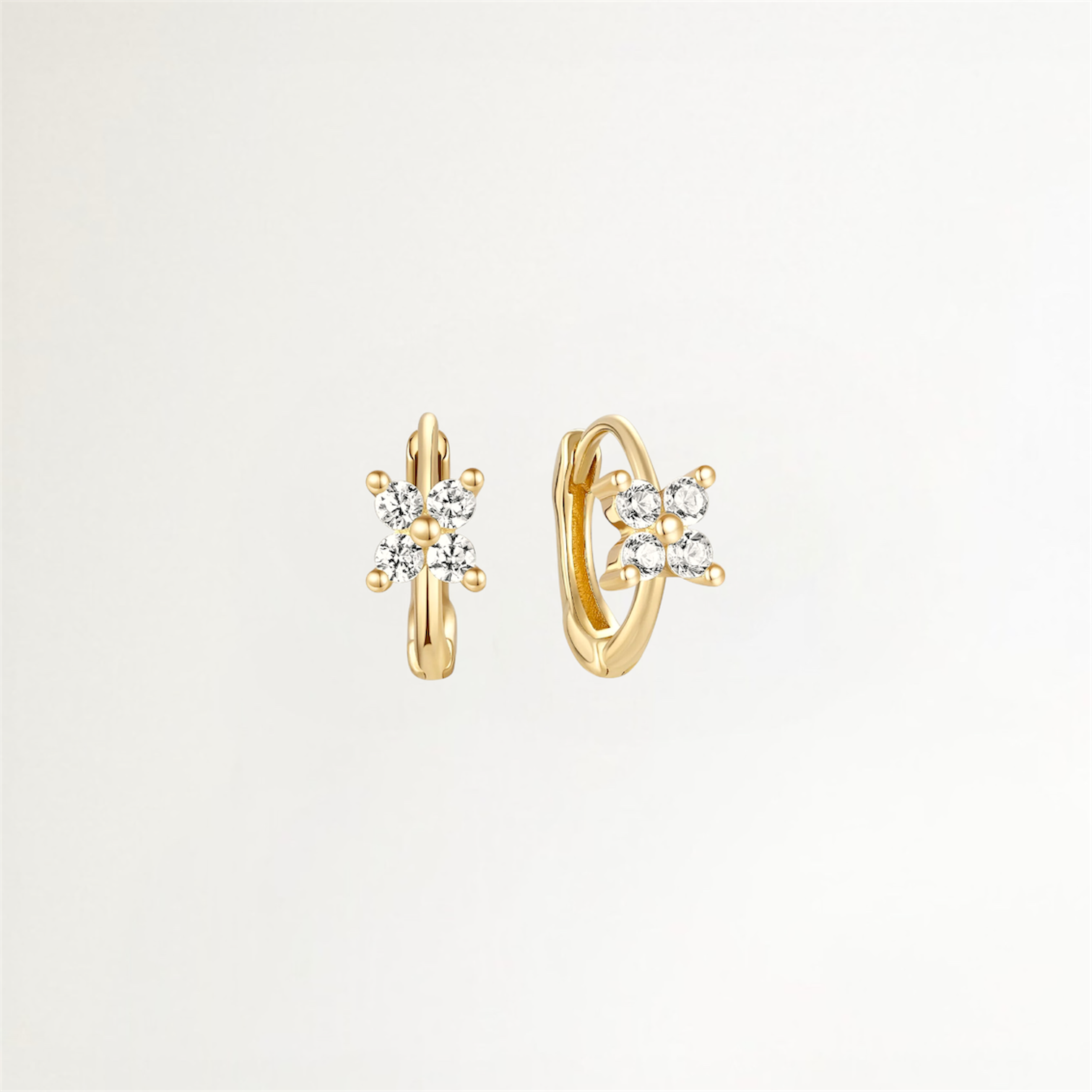 ARGOLLAS FLOR DE CIRCONES BAÑADAS EN ORO